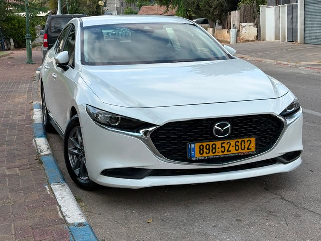 מודעת רכב מאזדה 3
