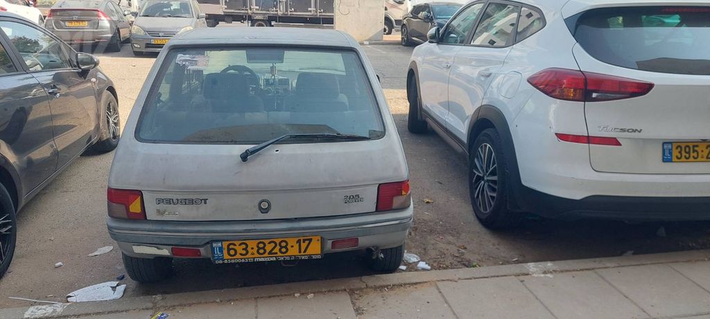 פיג'ו 205
