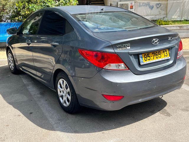 יונדאי אקסנט i25