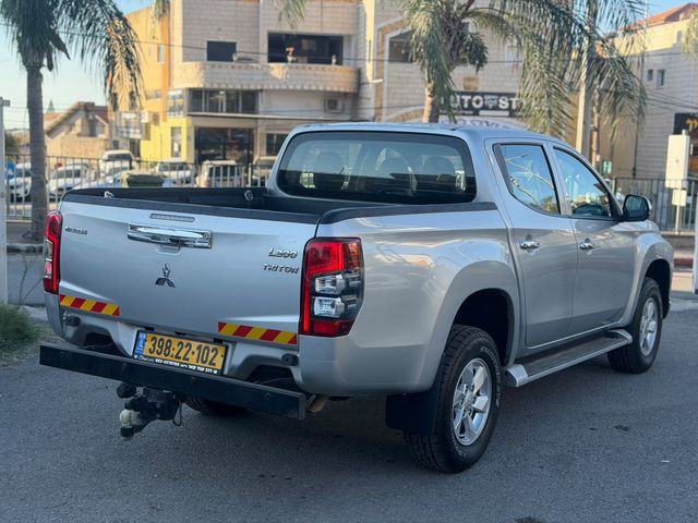 מיצובישי טרייטון / L200