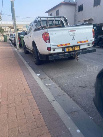 מיצובישי טרייטון / L200