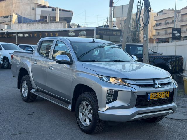 מיצובישי טרייטון / L200