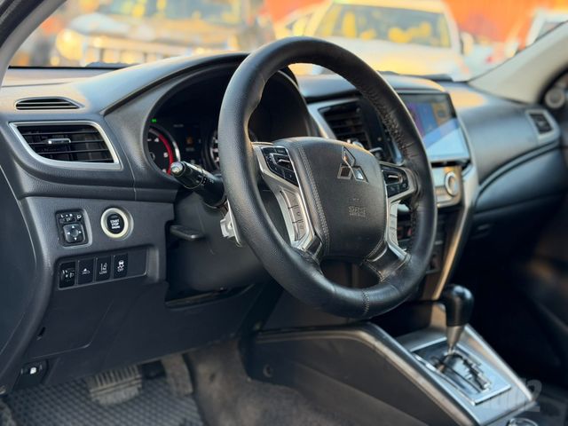 מיצובישי טרייטון / L200