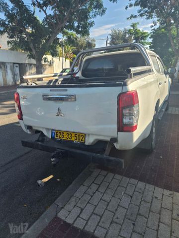מיצובישי טרייטון / L200