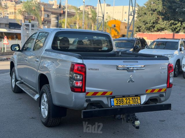 מיצובישי טרייטון / L200