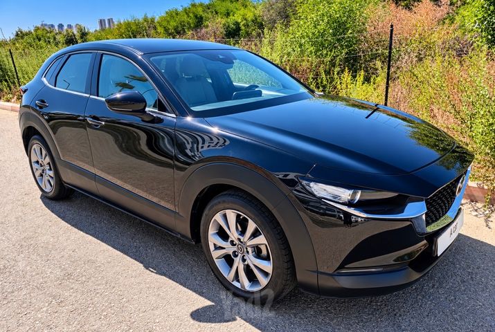 מודעת רכב מאזדה CX-30