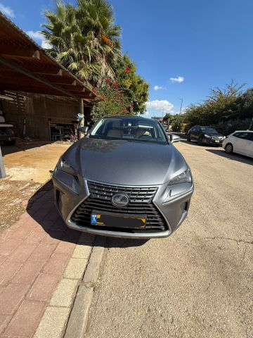 לקסוס NX
