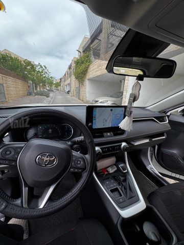 טויוטה RAV4