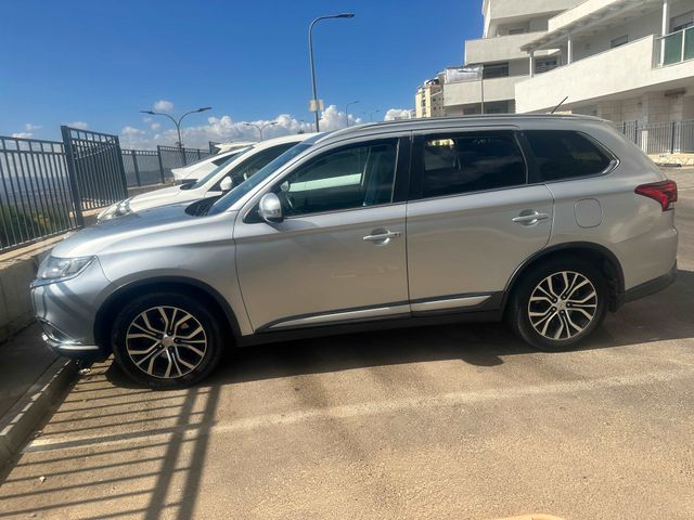 מיצובישי אאוטלנדר