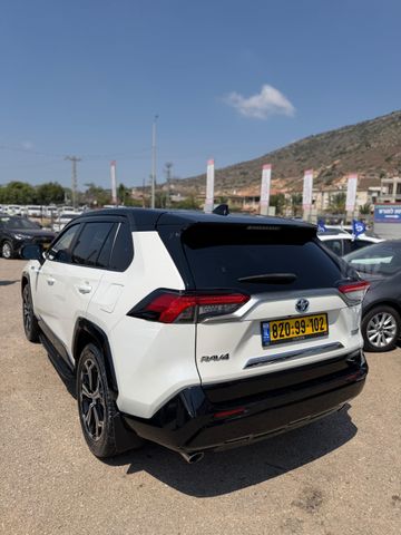 טויוטה RAV4
