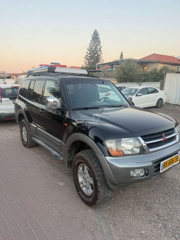 מיצובישי פג'רו
