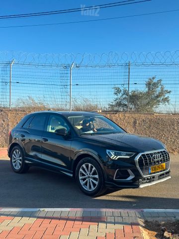 אאודי Q3