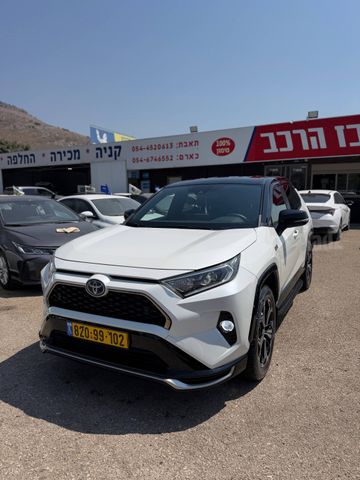 טויוטה RAV4