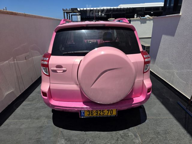 טויוטה RAV4