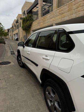 טויוטה RAV4