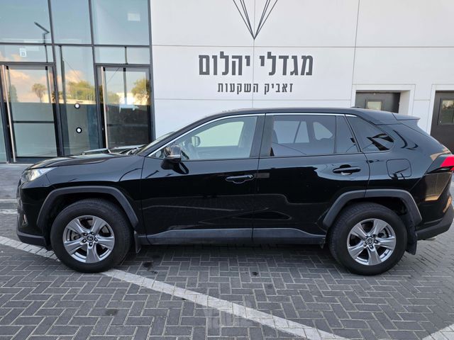 טויוטה RAV4