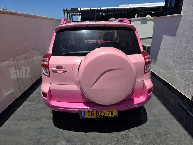 טויוטה RAV4