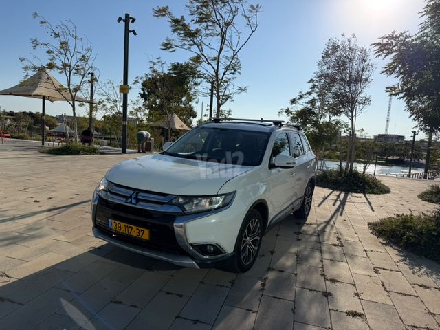 מיצובישי אאוטלנדר