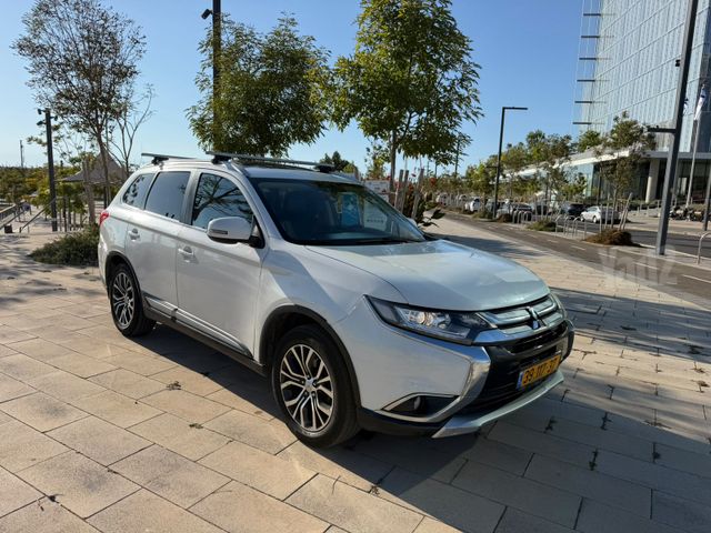 מיצובישי אאוטלנדר