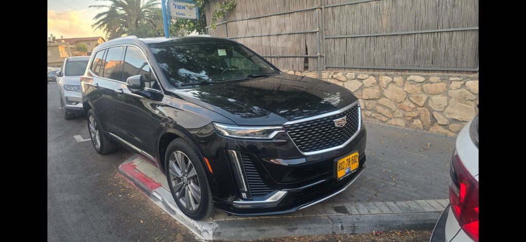 מודעת רכב קאדילק XT6