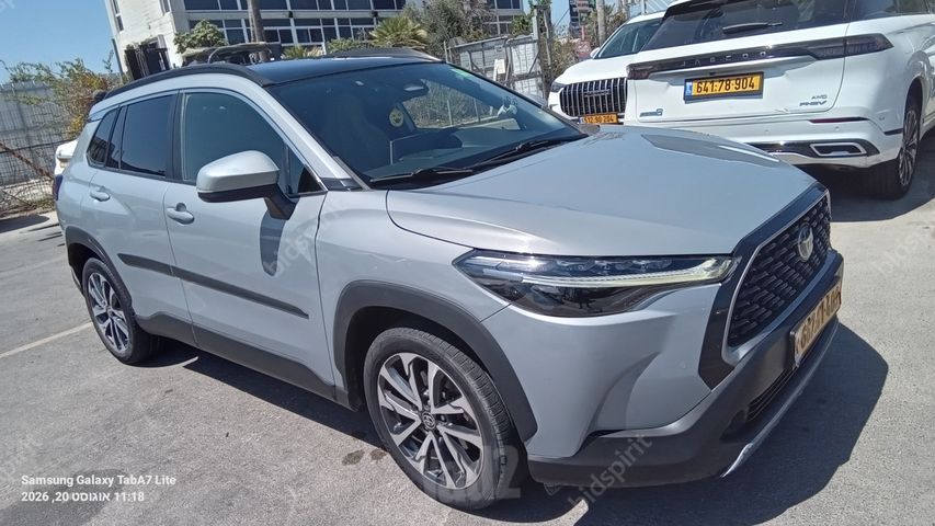 מודעת רכב טויוטה קורולה קרוס