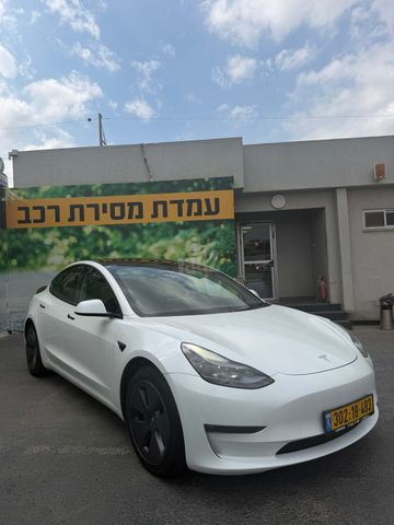 טסלה מודל 3