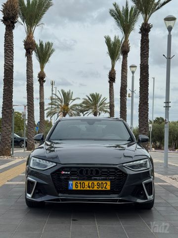 אאודי A4