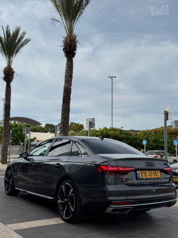 אאודי A4