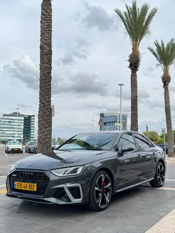 אאודי A4