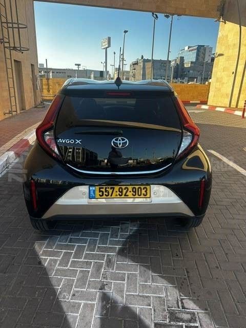 טויוטה אייגו X