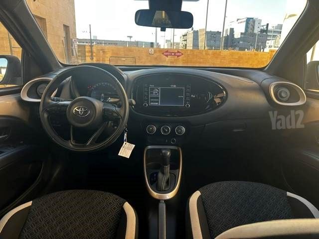 טויוטה אייגו X