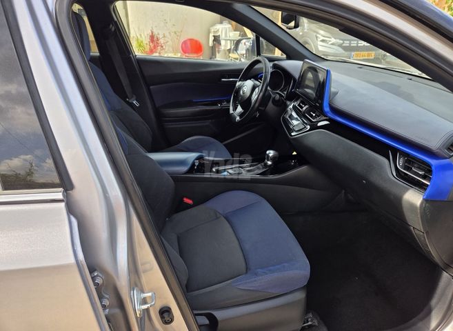 טויוטה C-HR