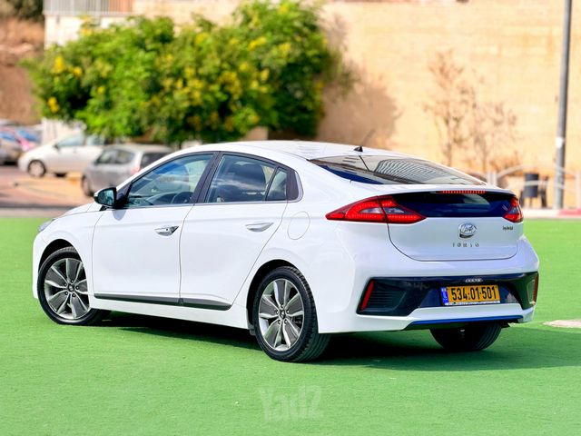 יונדאי איוניק