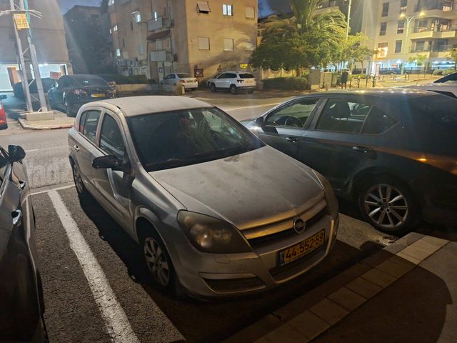 אופל אסטרה
