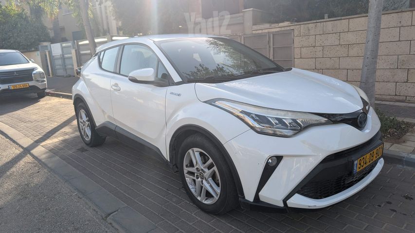 מודעת רכב טויוטה C-HR