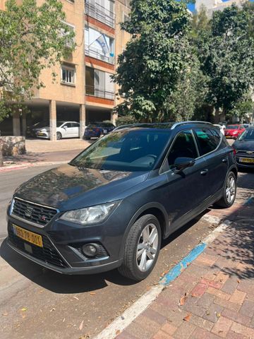 סיאט ארונה
