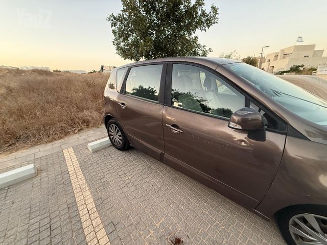 רנו סניק