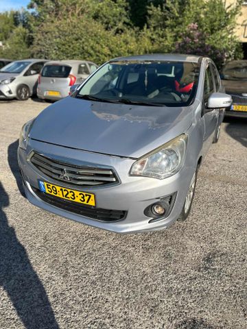 מיצובישי אטראז'