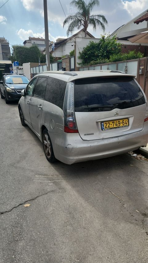 מודעת רכב מיצובישי גרנדיס