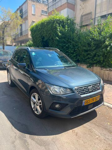 סיאט ארונה