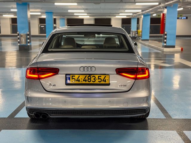 אאודי A4