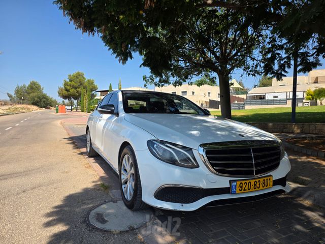 מודעת רכב מרצדס-בנץ E-class