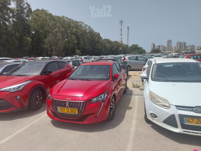 פיג'ו 208