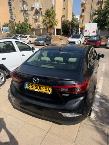 מאזדה 3