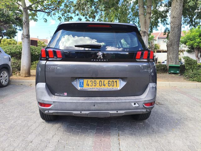 פיג'ו 5008