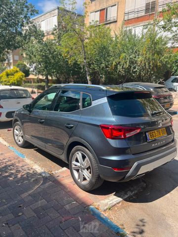 סיאט ארונה
