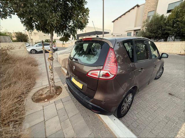 רנו סניק