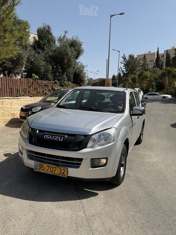 איסוזו די-מקס
