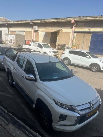 מיצובישי טרייטון / L200