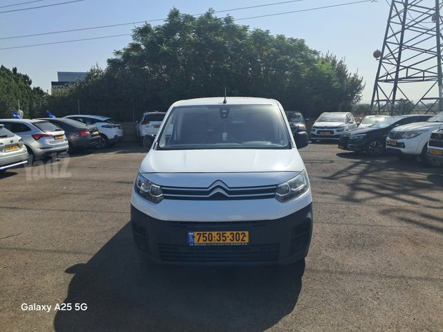 מודעת רכב סיטרואן ברלינגו